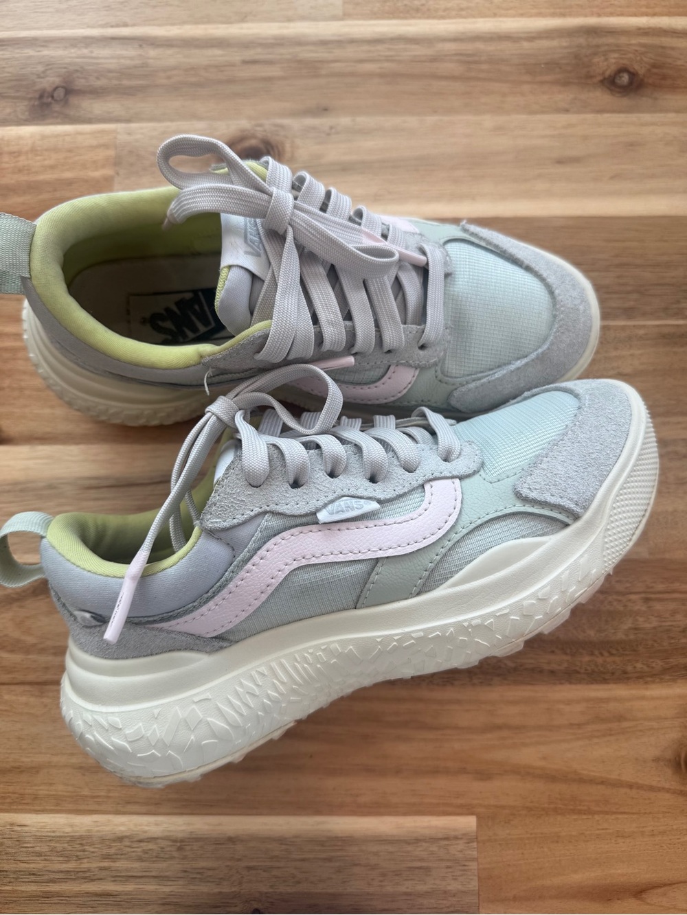 Vans UltraRange New women’s sneakers